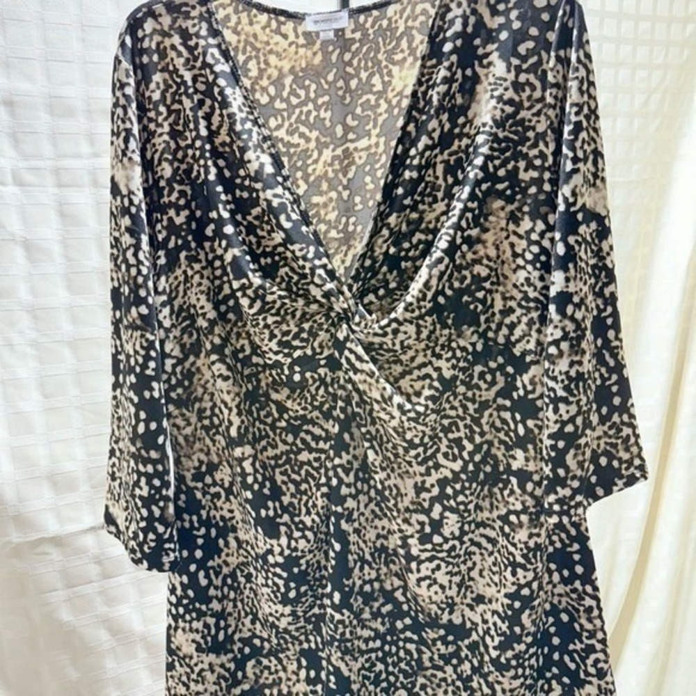 Avenue Women Plus 18/20 Animal Print Brown Cream Twist V Neck 3/4 Sleeve Tunic - Picture 2 of 11